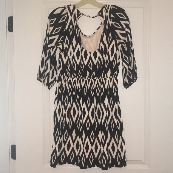 Patterned Dress - Picture 3 of 3